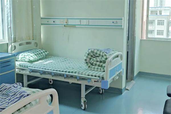 化州晞尔康眼科医院（爱尔眼科）是正规医院吗？