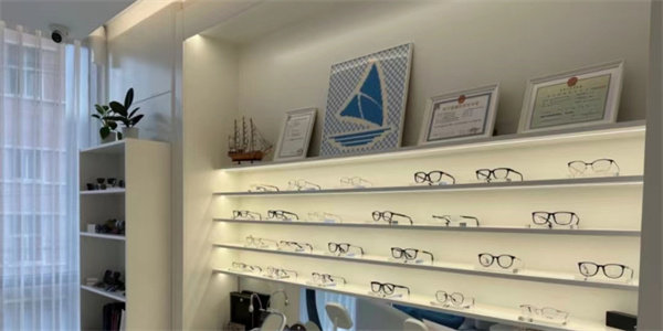 上海艾嘉瞳心眼科门诊部医生团队实力强大及骨干医生简介