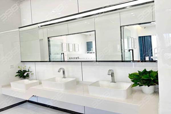 重庆南岸名博士口腔门诊部地址电话营业时间