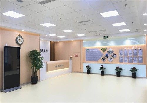 成都何氏视佳眼科医院医生团队实力强大及骨干医生简介